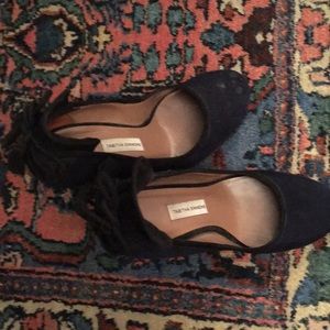Tabitha Simmons size 36 black suede wedges